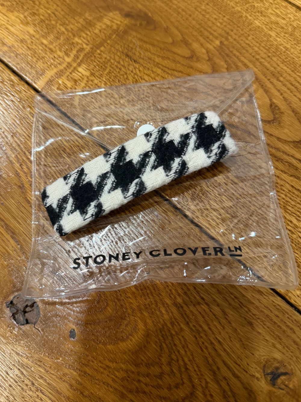 Stoney Clover Lane Black & White Houndstooth Knit Clip - Picture 3 of 4